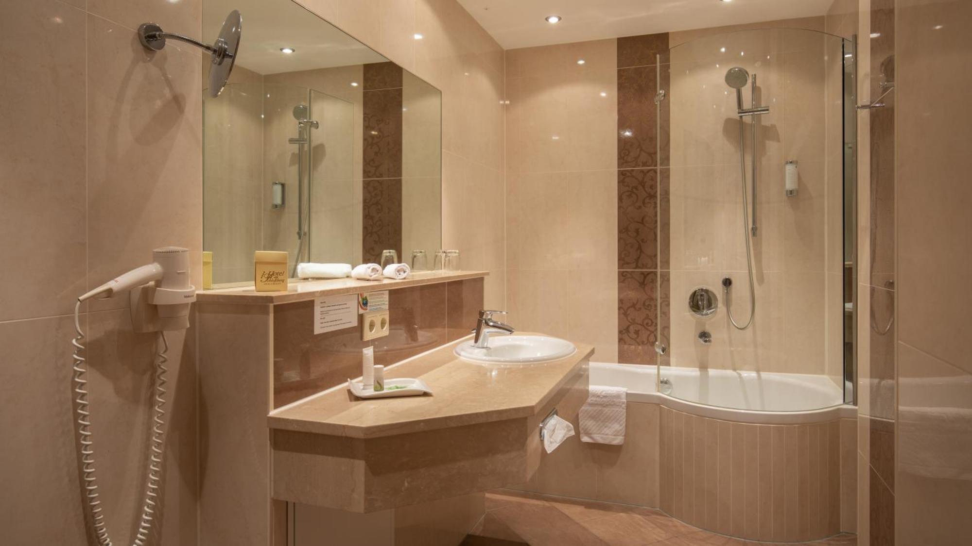 Hotel Am Schlossberg Erding Eksteriør billede