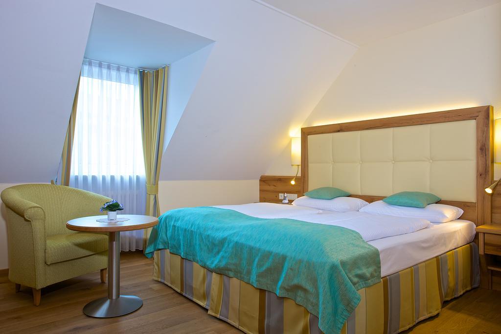 Hotel Am Schlossberg Erding Eksteriør billede